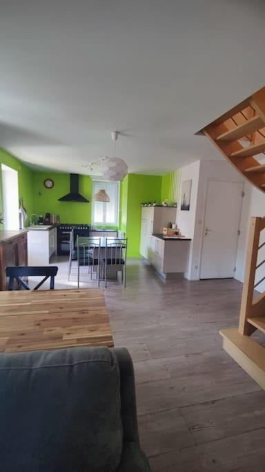 Avec Grand Balcon Dans Le Brionnais Chauffailles