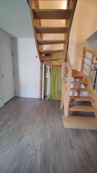 Avec Grand Balcon Dans Le Brionnais * Chauffailles